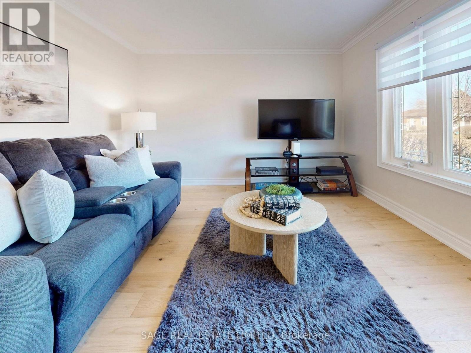 8 Lombardy Crescent, Toronto, Ontario  M1K 4N8 - Photo 10 - E12972072