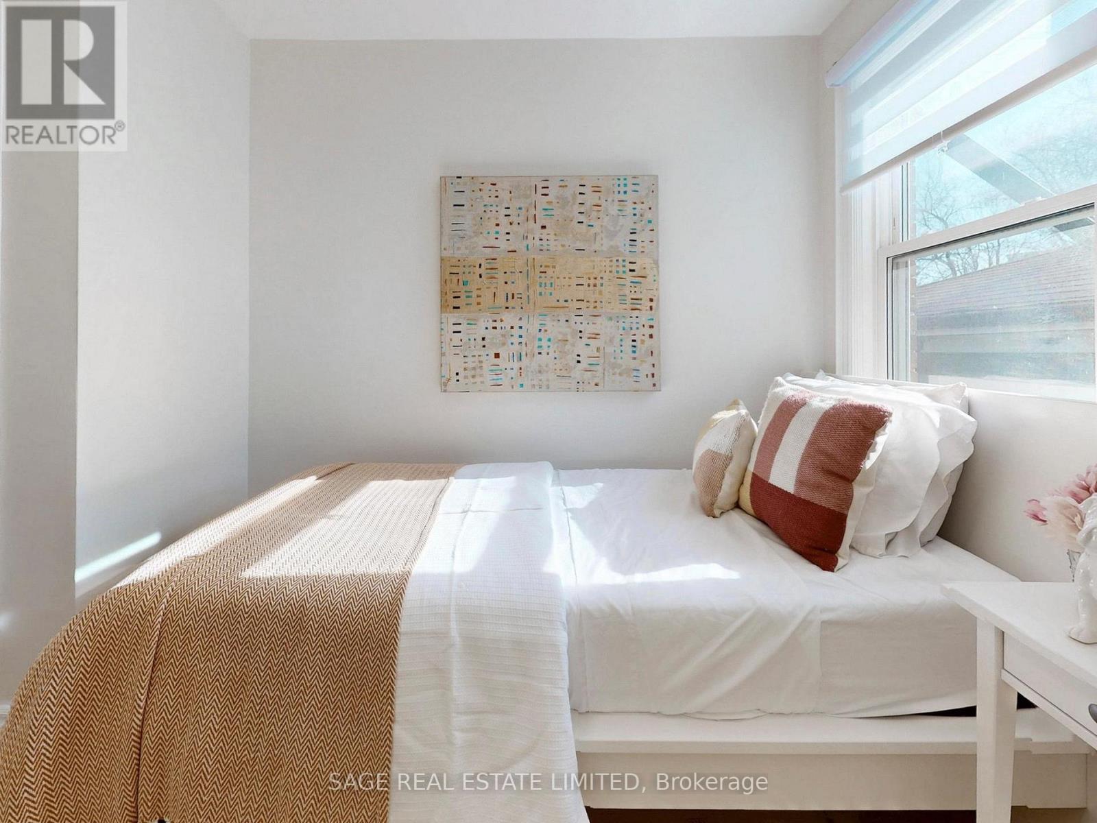 8 Lombardy Crescent, Toronto, Ontario  M1K 4N8 - Photo 20 - E12972072