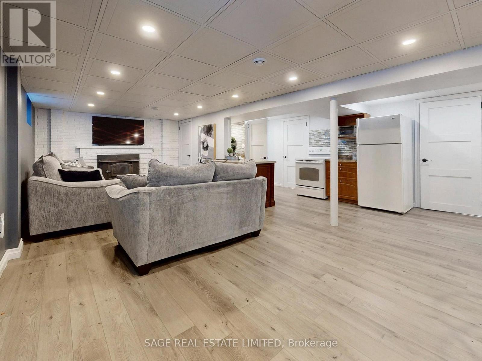 8 Lombardy Crescent, Toronto, Ontario  M1K 4N8 - Photo 22 - E12972072