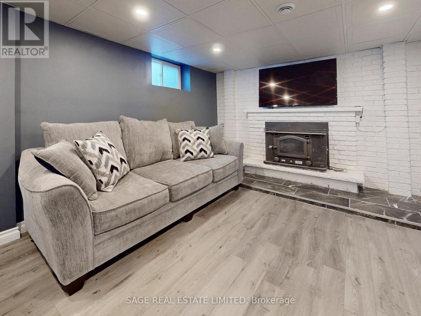 8 Lombardy Crescent, Toronto, Ontario  M1K 4N8 - Photo 23 - E12972072