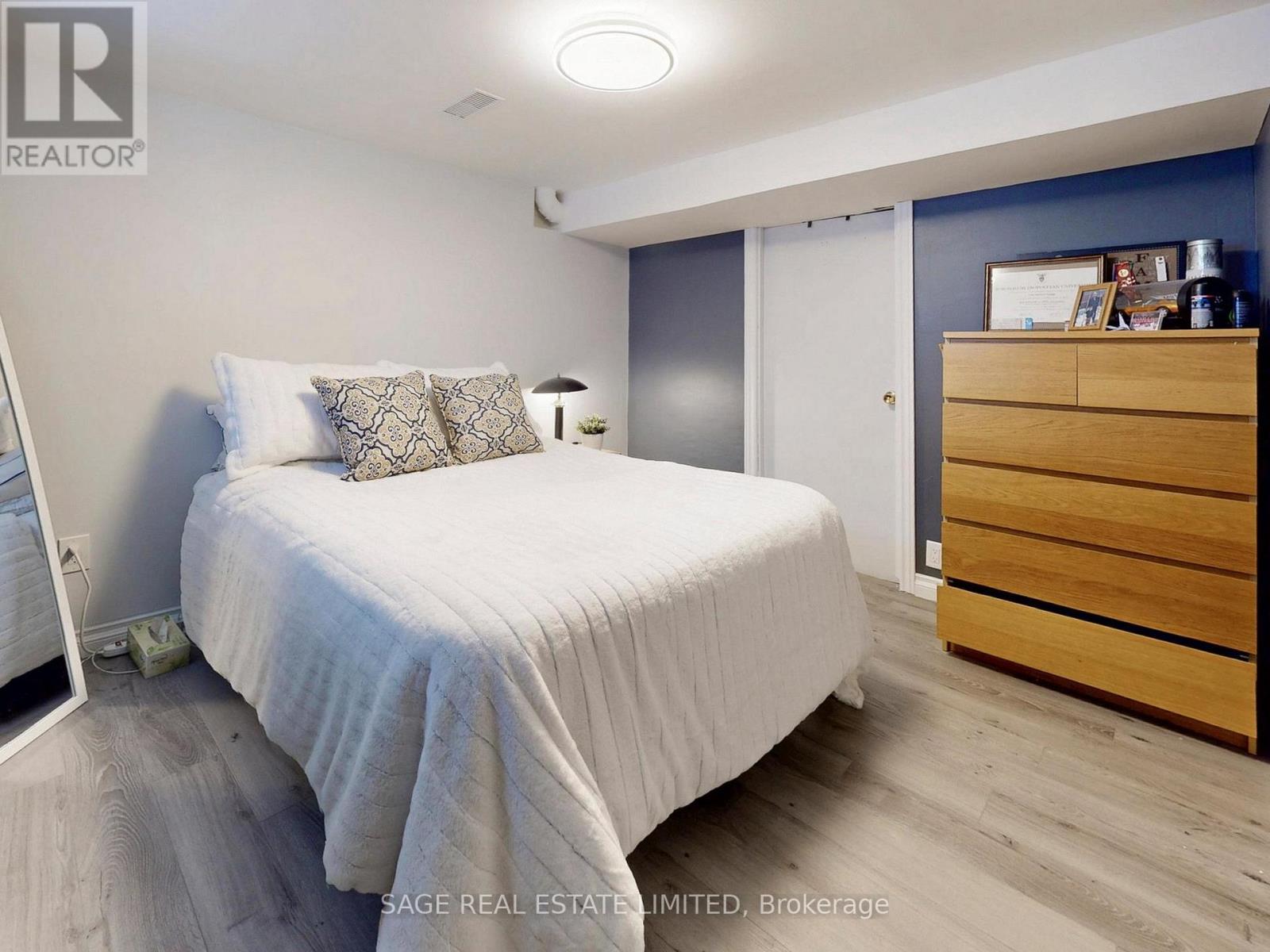 8 Lombardy Crescent, Toronto, Ontario  M1K 4N8 - Photo 35 - E12972072