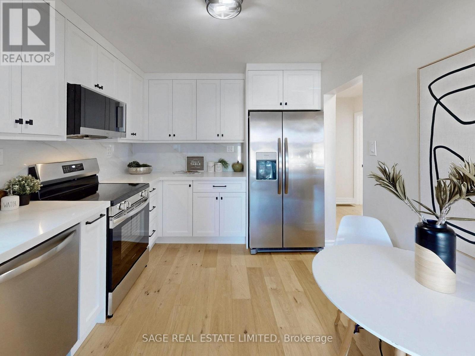 8 Lombardy Crescent, Toronto, Ontario  M1K 4N8 - Photo 4 - E12972072