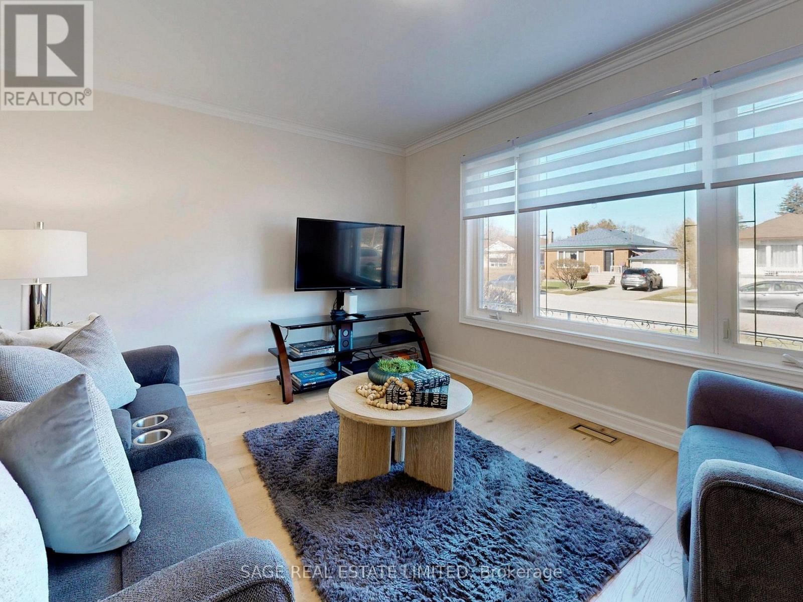 8 Lombardy Crescent, Toronto, Ontario  M1K 4N8 - Photo 7 - E12972072