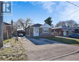 8 LOMBARDY CRESCENT, Toronto, Ontario