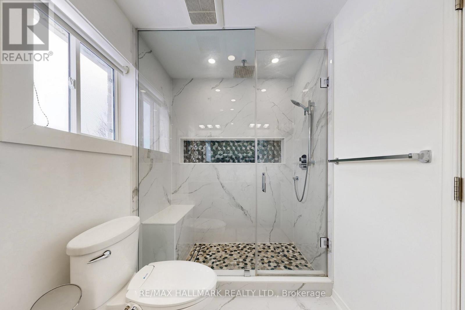 129 Knapton Drive, Newmarket, Ontario  L3X 3B4 - Photo 21 - N12972010