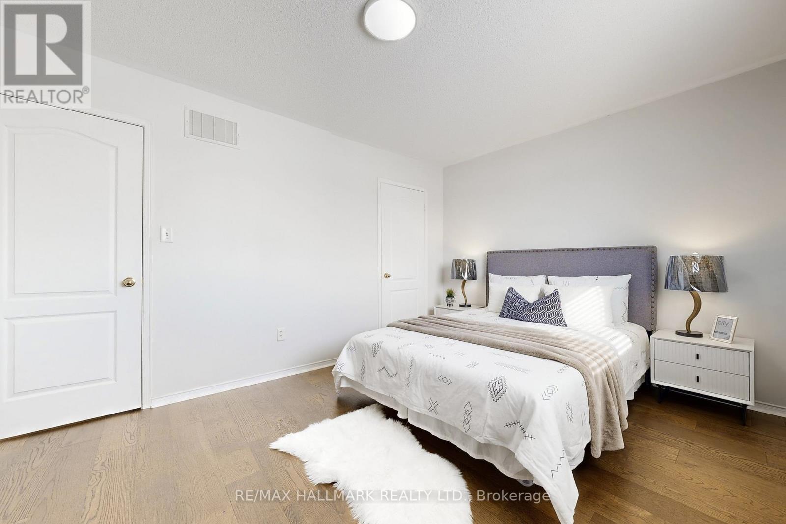 129 Knapton Drive, Newmarket, Ontario  L3X 3B4 - Photo 23 - N12972010