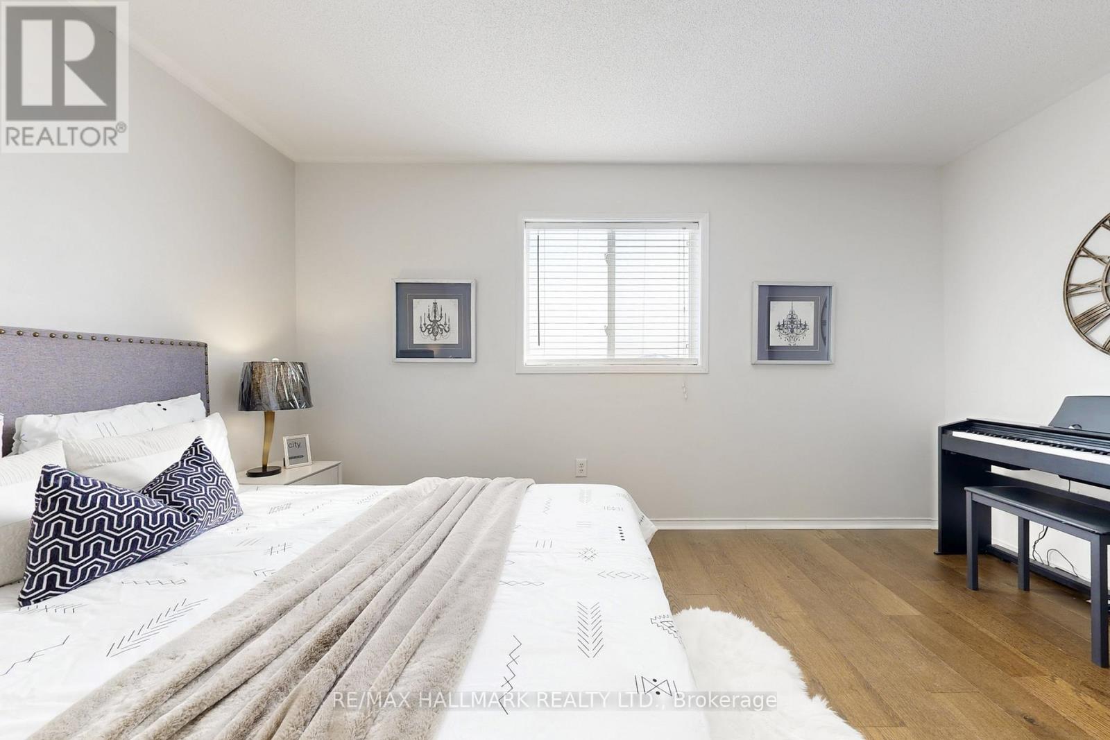 129 Knapton Drive, Newmarket, Ontario  L3X 3B4 - Photo 24 - N12972010