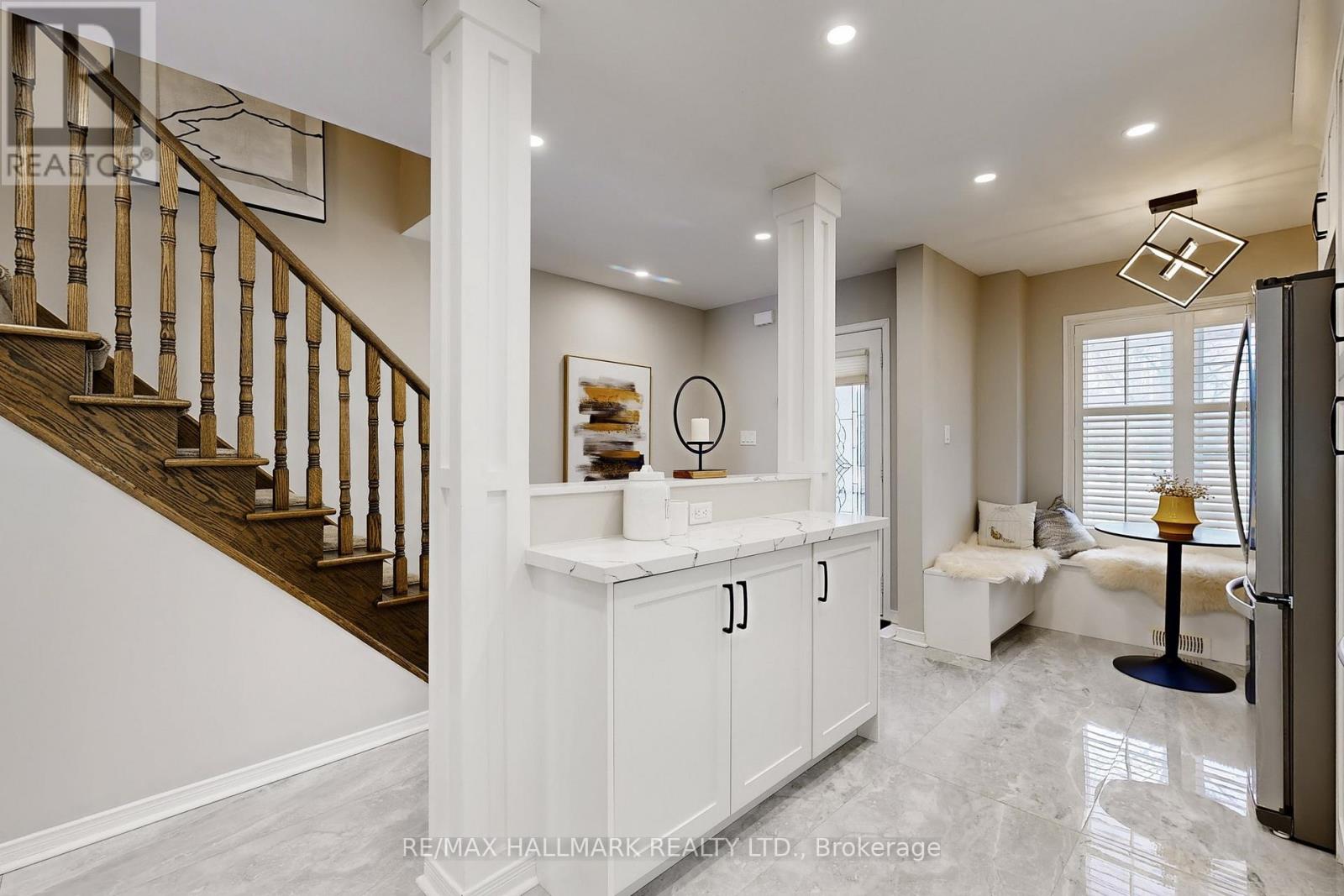 129 Knapton Drive, Newmarket, Ontario  L3X 3B4 - Photo 9 - N12972010