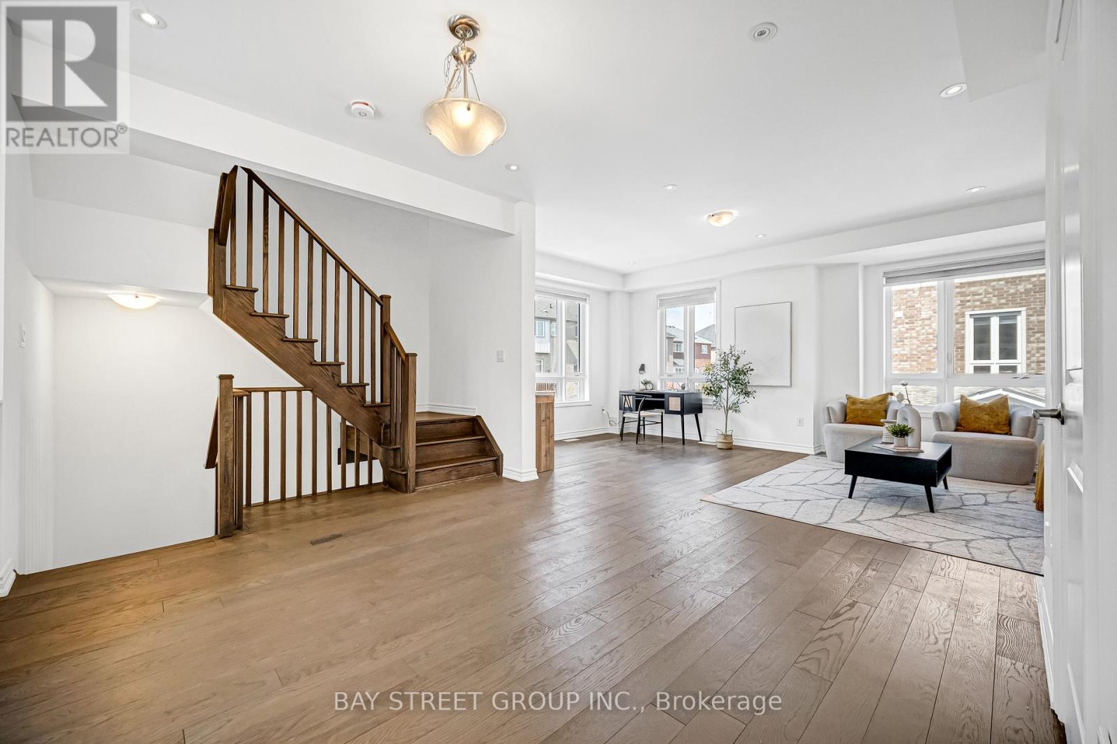 61 Massachusetts Lane, Markham, Ontario  L6E 0V6 - Photo 5 - N12972100