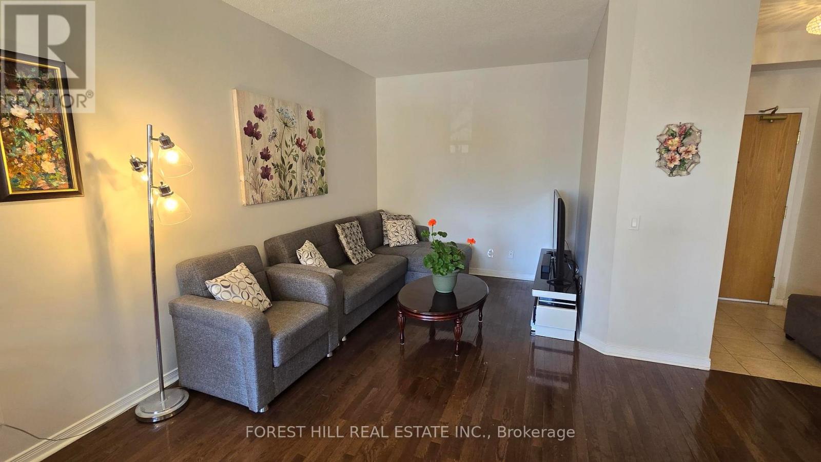 212 - 1 Maison Parc Court, Vaughan, Ontario  L4J 9K1 - Photo 8 - N12972170