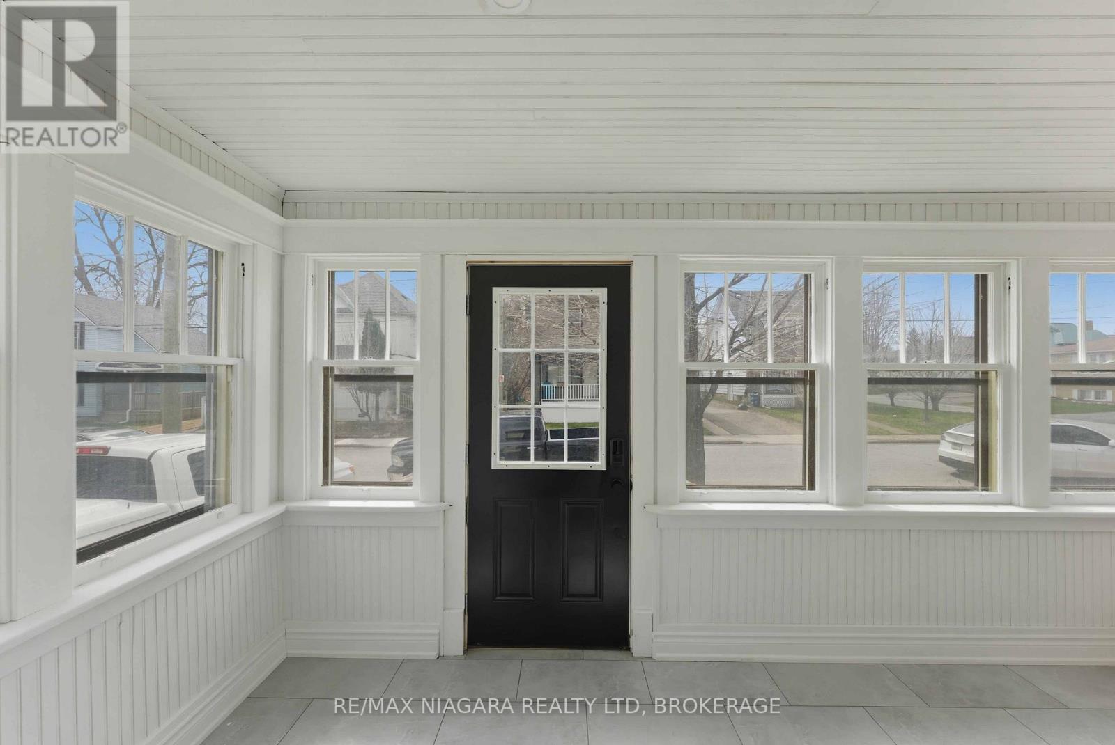 4733 Jepson Street, Niagara Falls, Ontario  L2E 1J7 - Photo 4 - X12963108