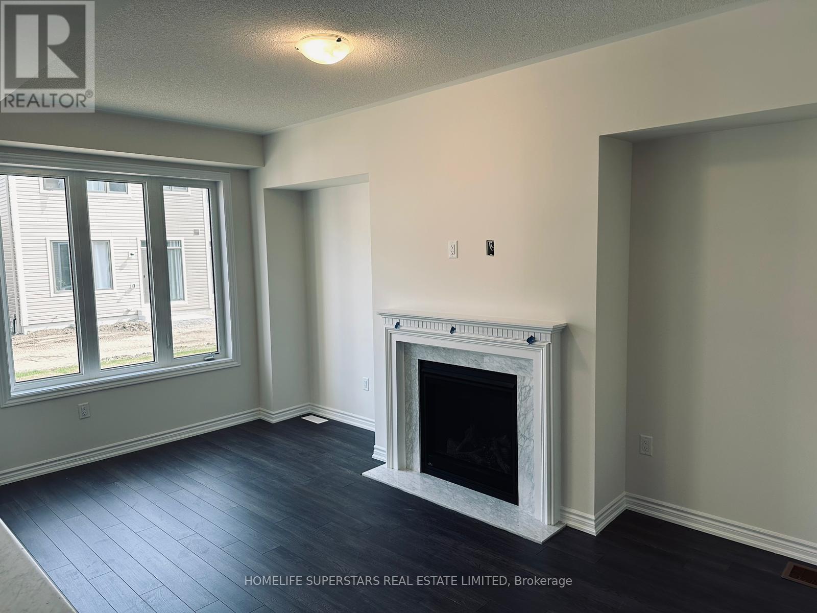 18 Prudhoe Terrace, Barrie, Ontario L9J 0W2 - Photo 5 - S12971996