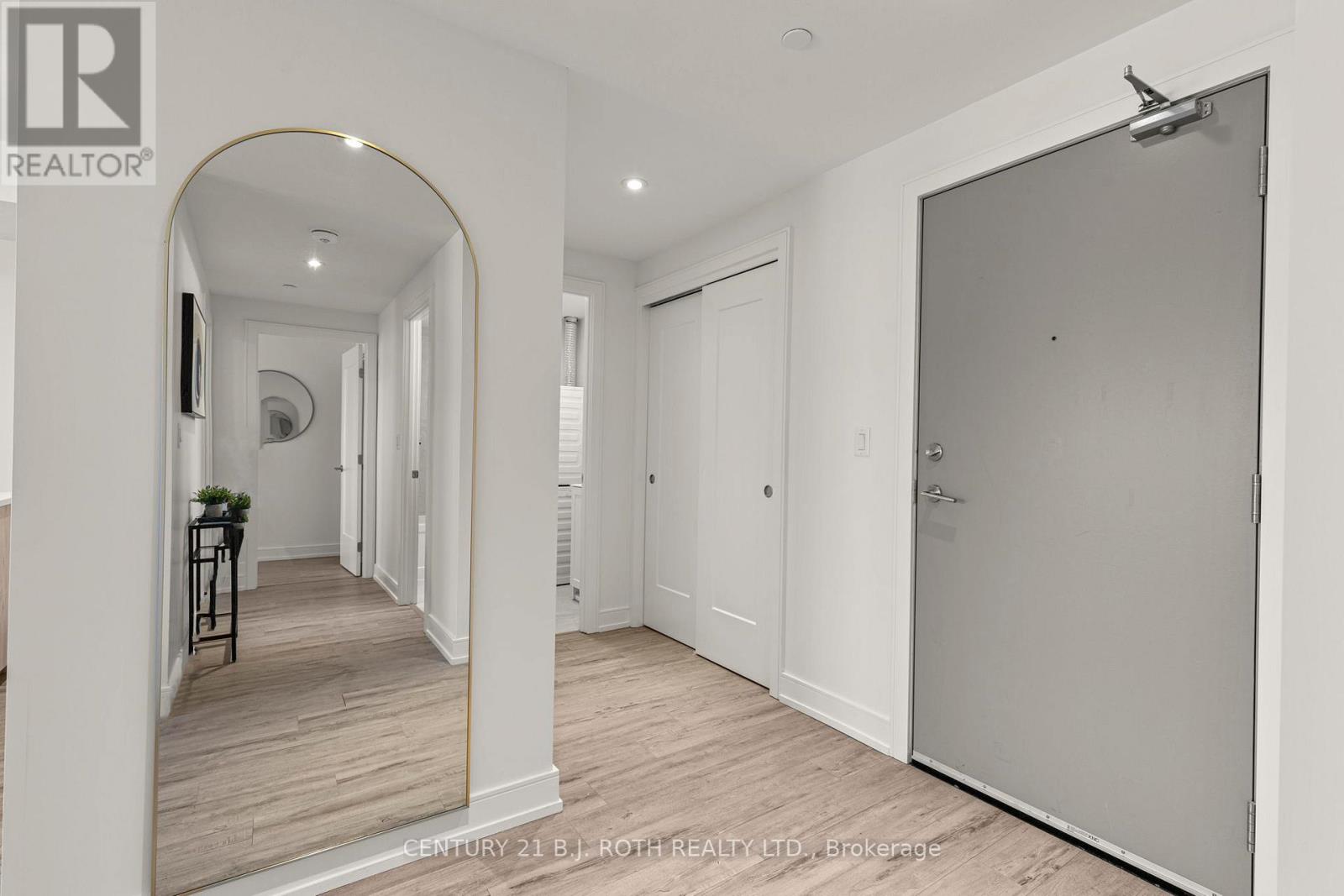 715 - 185 Dunlop Street E, Barrie (Lakeshore), Ontario  L4M 1B2 - Photo 5 - S12972024