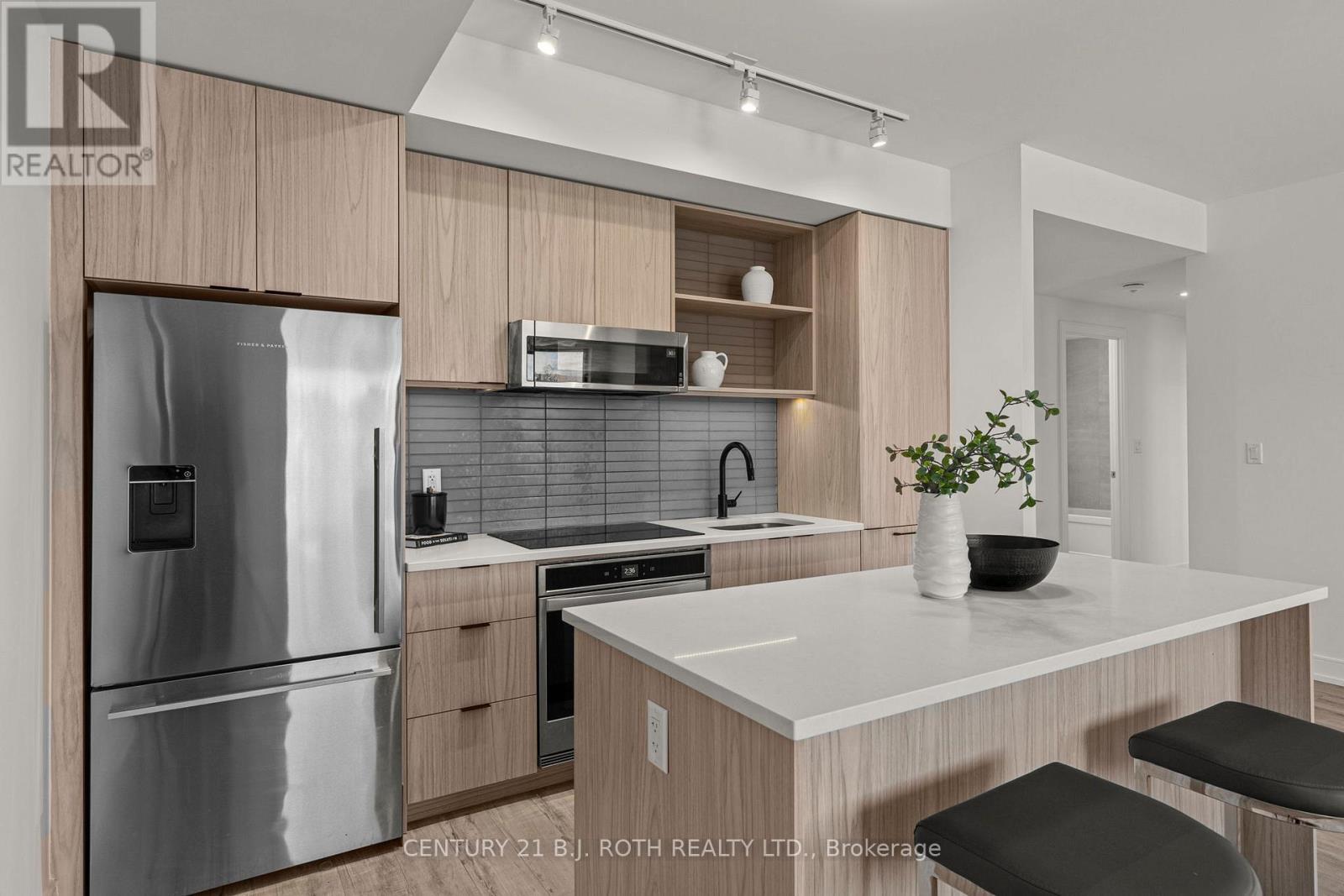 715 - 185 Dunlop Street E, Barrie (Lakeshore), Ontario  L4M 1B2 - Photo 7 - S12972024