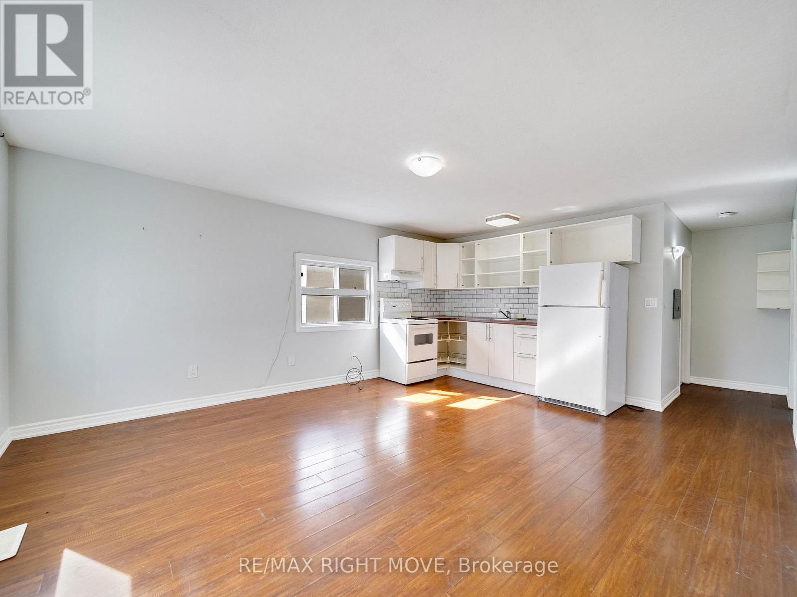 33 Albert Street S, Orillia, Ontario  L3V 5K6 - Photo 5 - S12972036