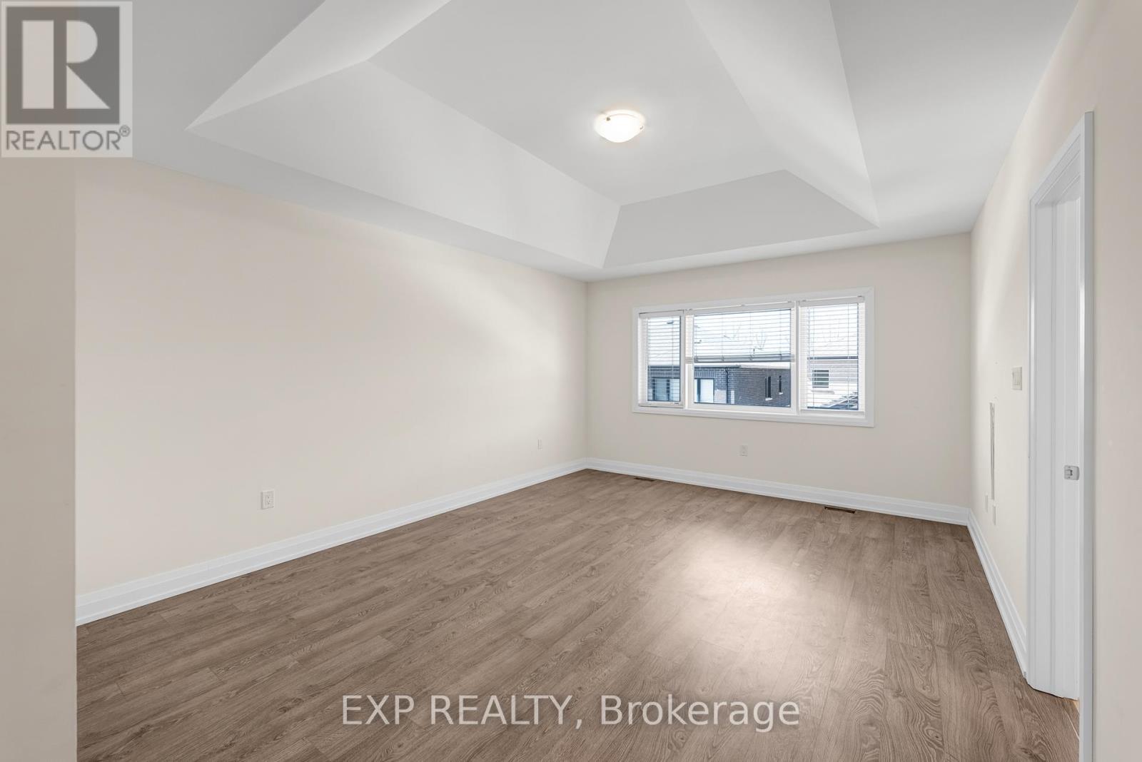 20 Daffodil Road, Springwater (Midhurst), Ontario  L0L 1Y3 - Photo 23 - S12972130