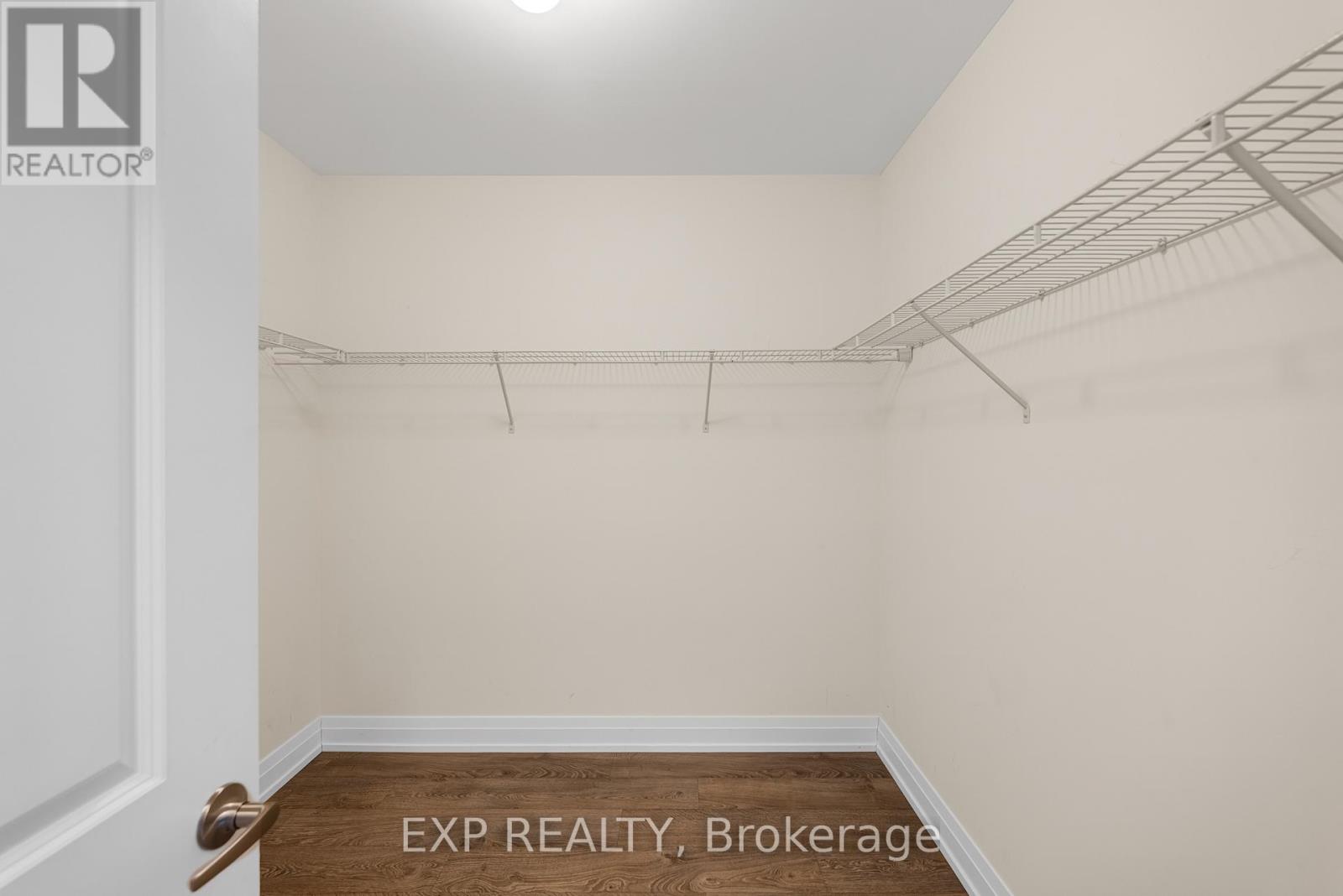 20 Daffodil Road, Springwater (Midhurst), Ontario  L0L 1Y3 - Photo 27 - S12972130