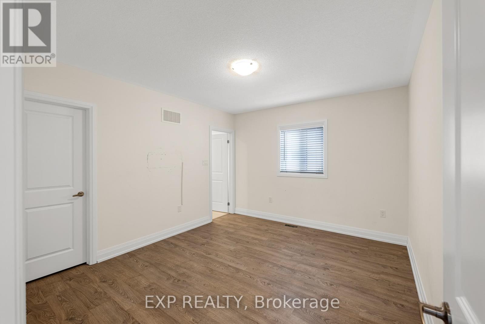 20 Daffodil Road, Springwater (Midhurst), Ontario  L0L 1Y3 - Photo 29 - S12972130