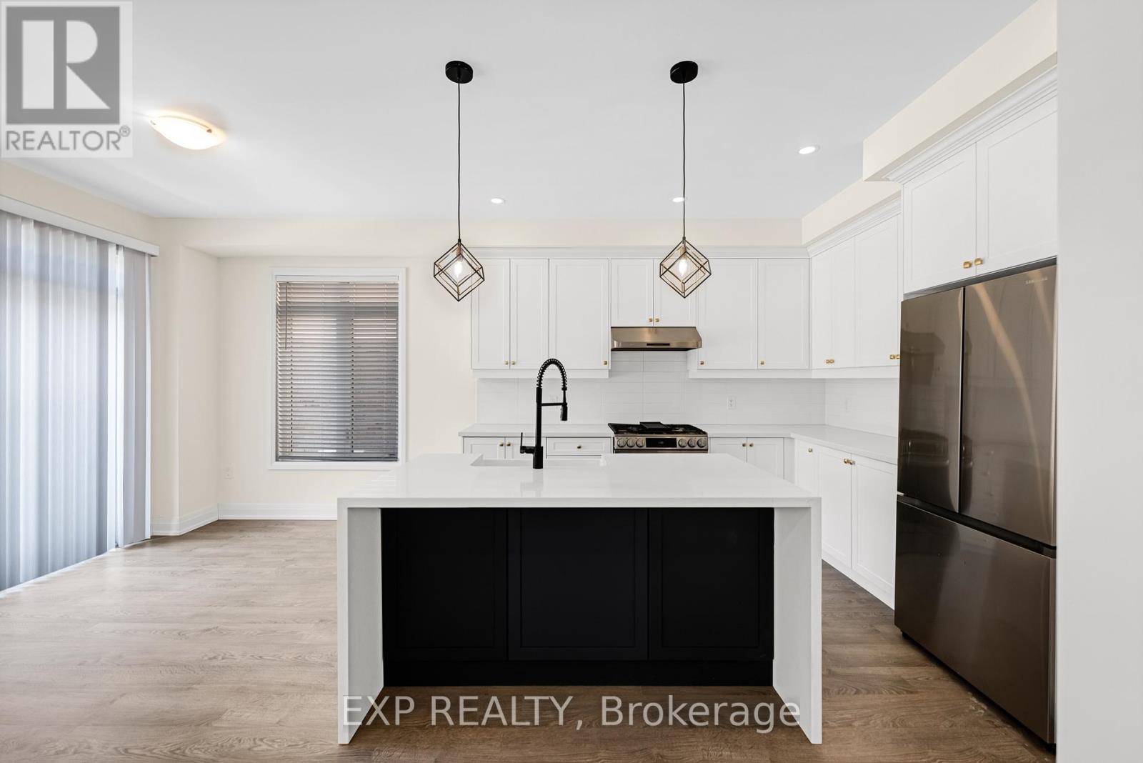 20 Daffodil Road, Springwater (Midhurst), Ontario  L0L 1Y3 - Photo 7 - S12972130