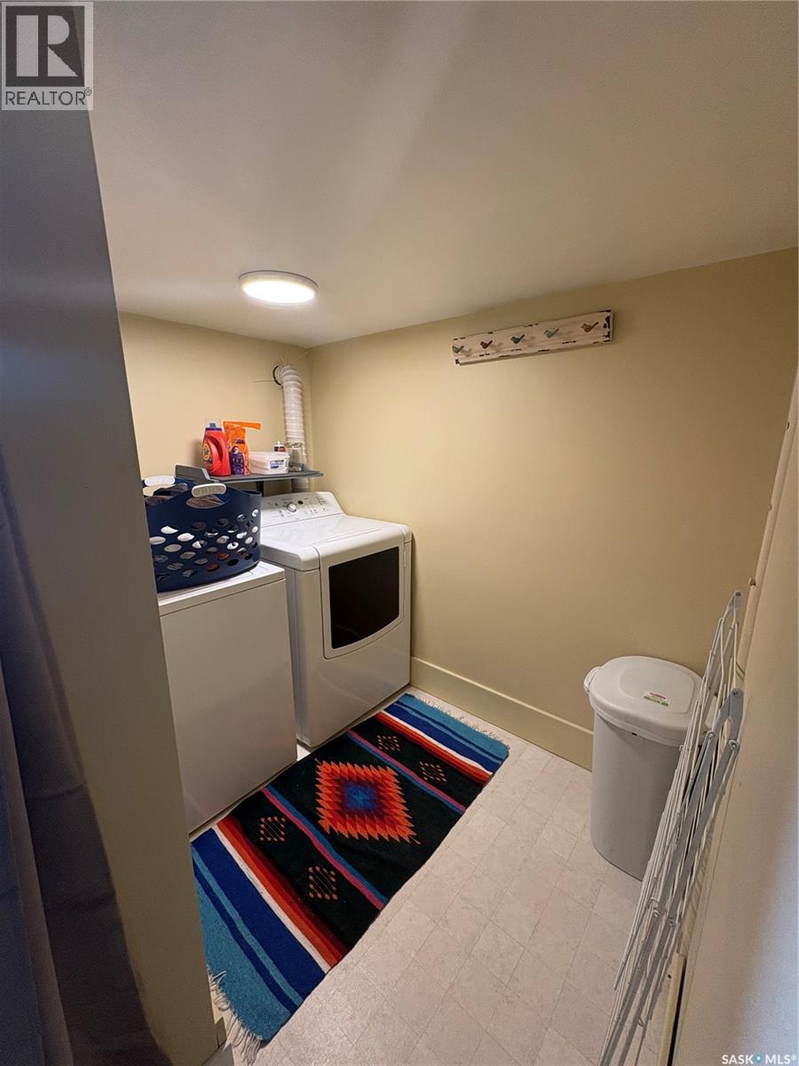 643 3rd Street W, Shaunavon, Saskatchewan  S0N 2M0 - Photo 12 - SK032132