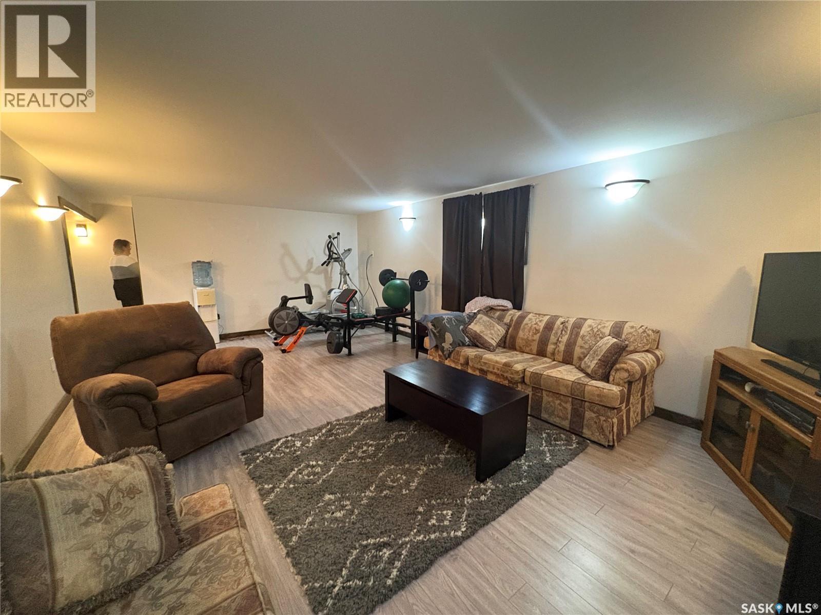 643 3rd Street W, Shaunavon, Saskatchewan  S0N 2M0 - Photo 15 - SK032132