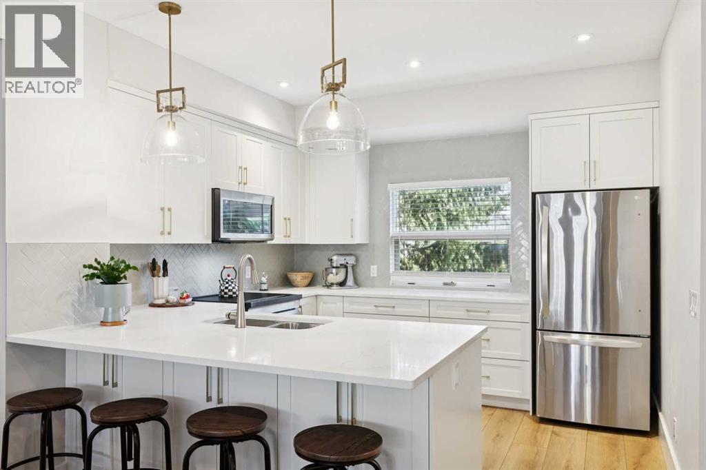 7, 1935 35 Street SW, Calgary, Alberta