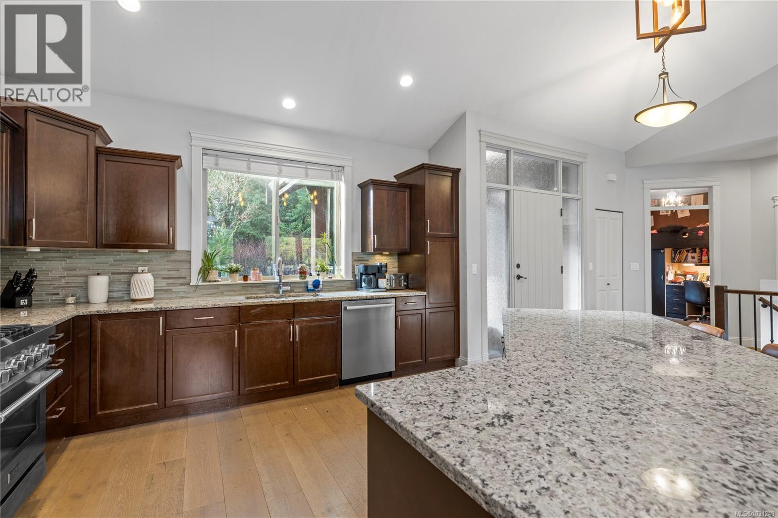 1755 Galvin Pl, Qualicum Beach, British Columbia  V9K 2V3 - Photo 8 - 1031248