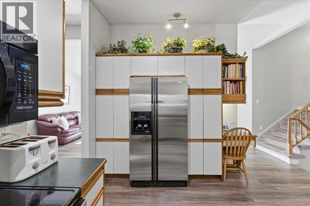 6004 Louise Road Sw, Calgary, Alberta  T3E 5V2 - Photo 17 - A2292002