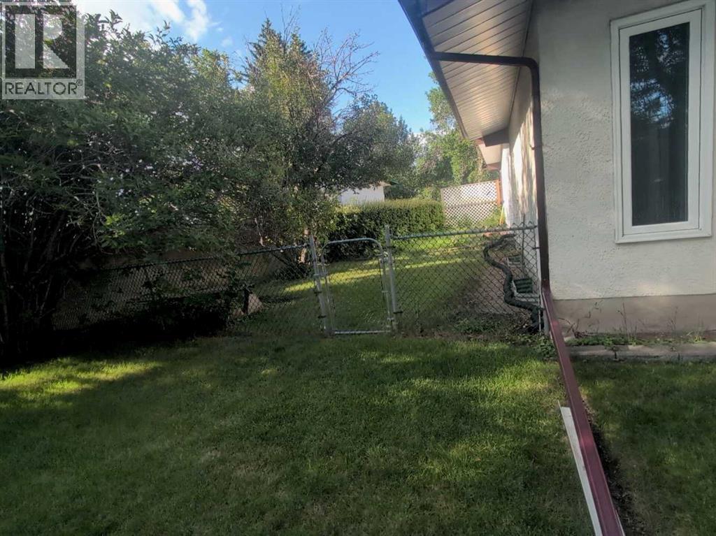 6004 Louise Road Sw, Calgary, Alberta  T3E 5V2 - Photo 46 - A2292002