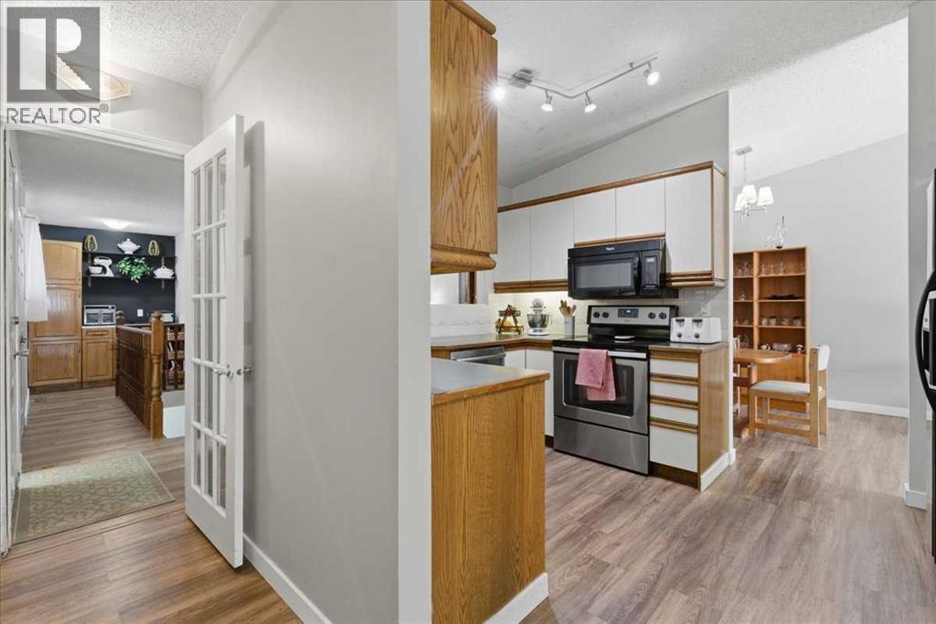 6004 Louise Road Sw, Calgary, Alberta  T3E 5V2 - Photo 20 - A2292002