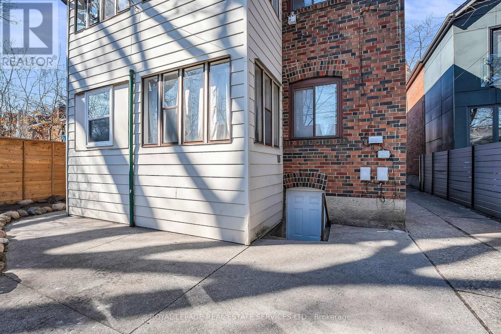 Unit 2 - 395 Willard Avenue, Toronto, Ontario  M6S 3R4 - Photo 14 - W12971972
