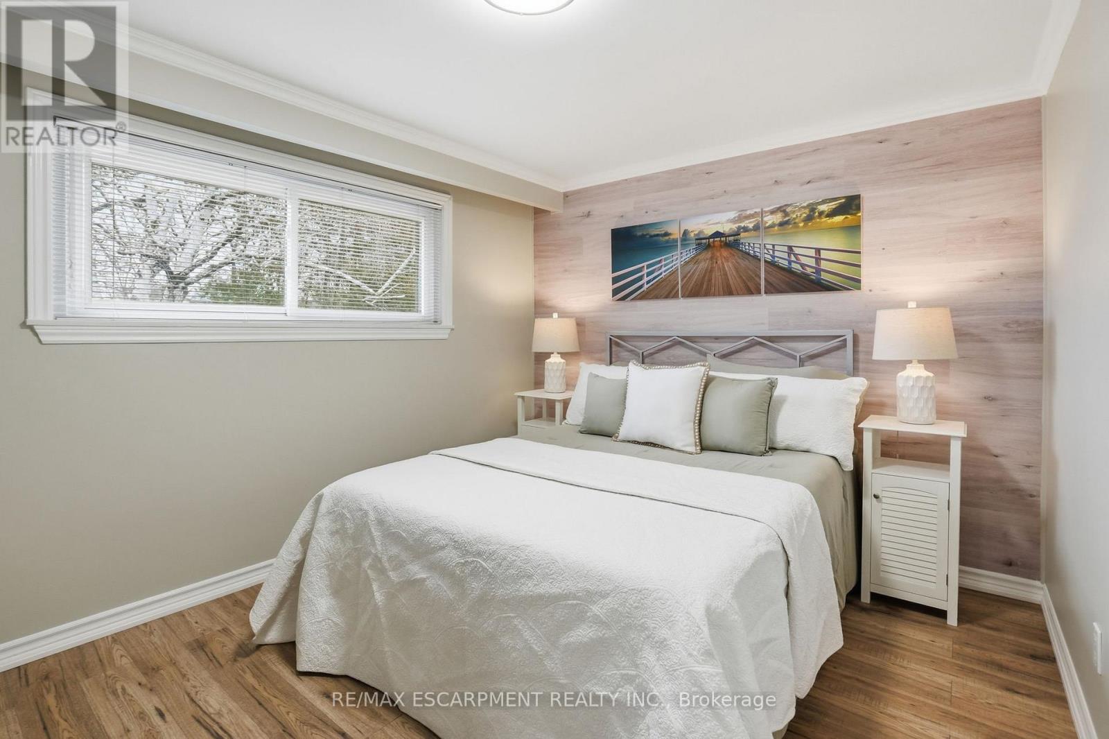 345 Erindale Drive, Burlington, Ontario  L7L 4T3 - Photo 16 - W12972020