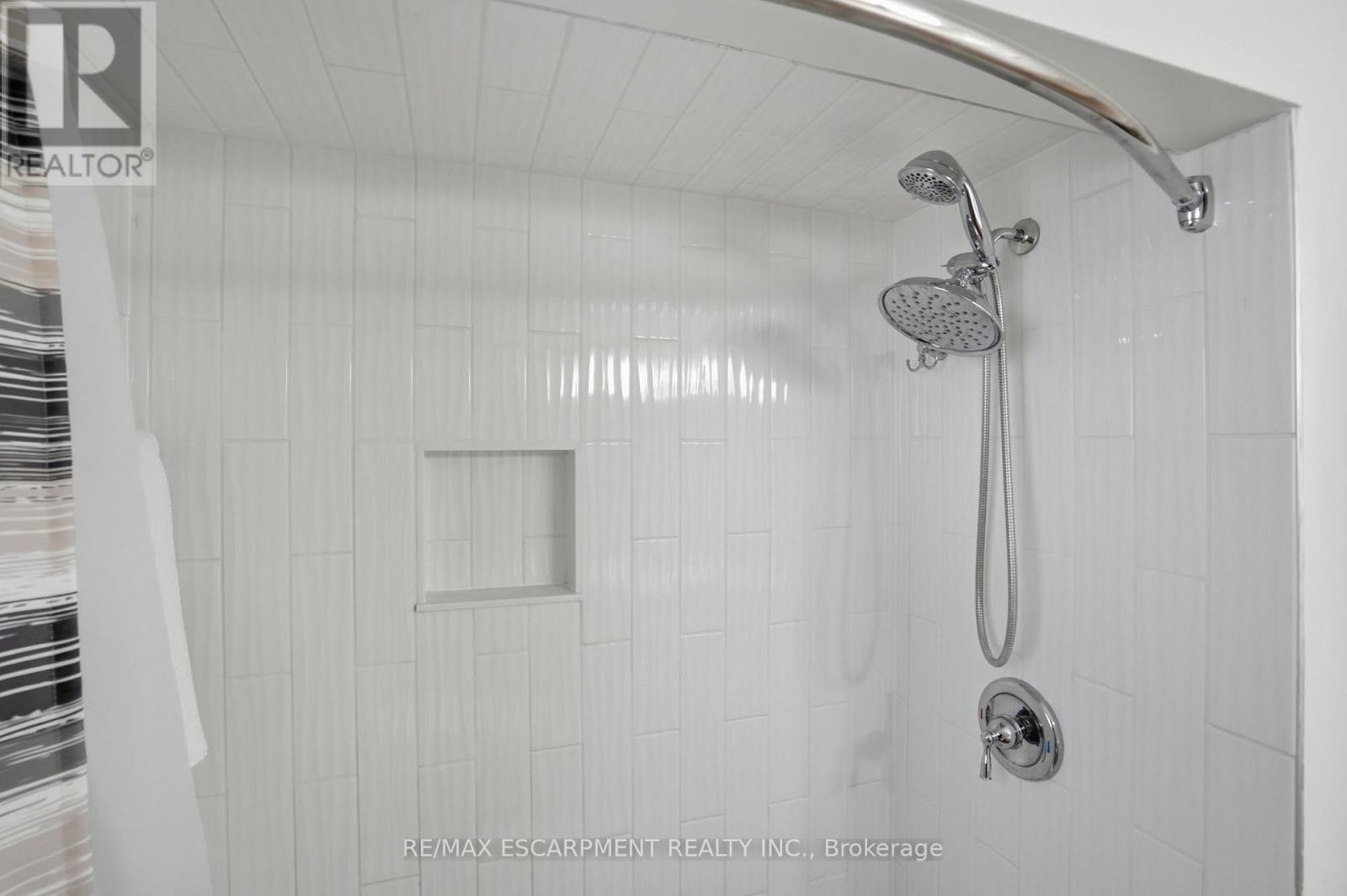 345 Erindale Drive, Burlington, Ontario  L7L 4T3 - Photo 23 - W12972020