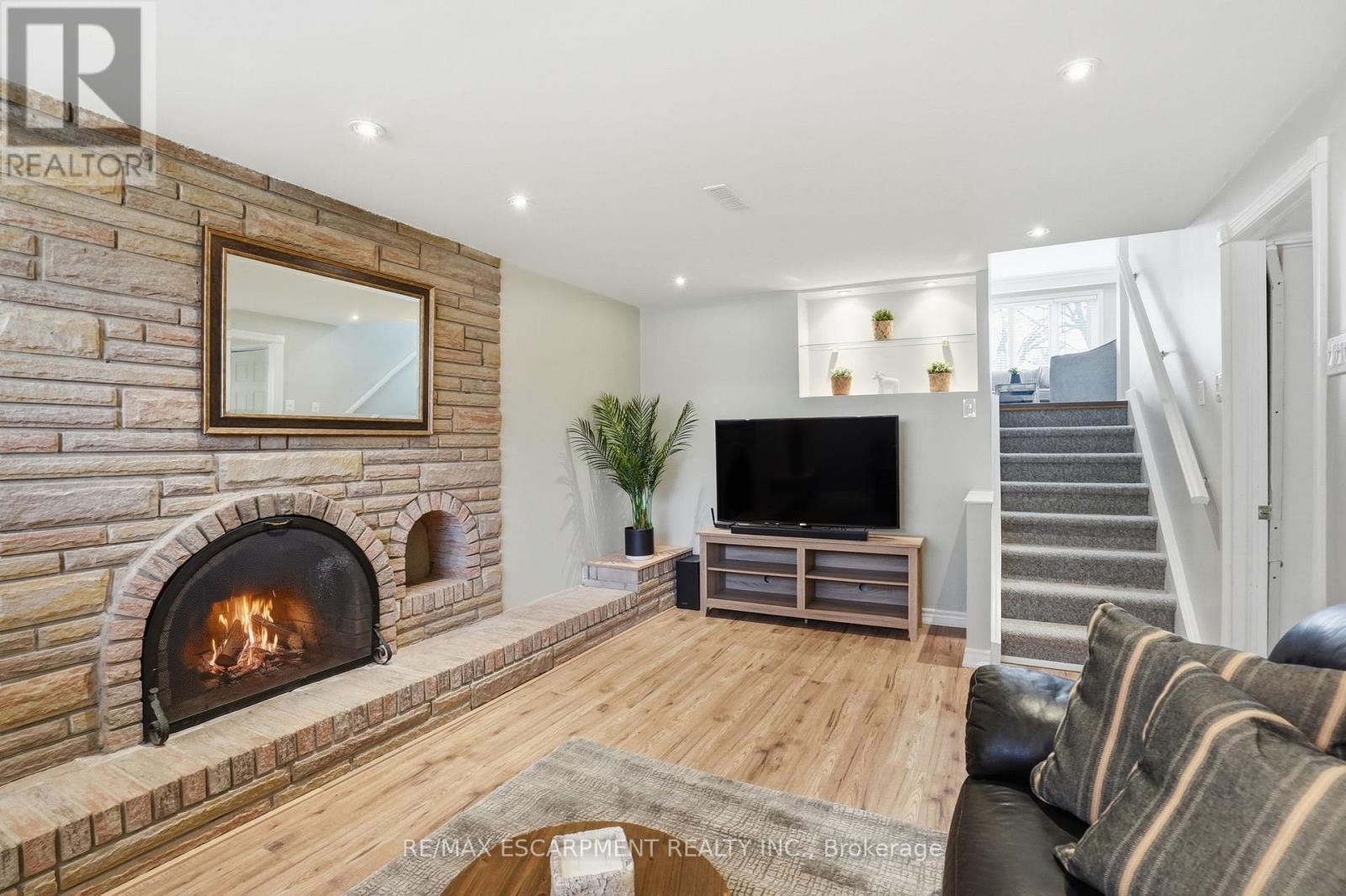 345 Erindale Drive, Burlington, Ontario  L7L 4T3 - Photo 26 - W12972020