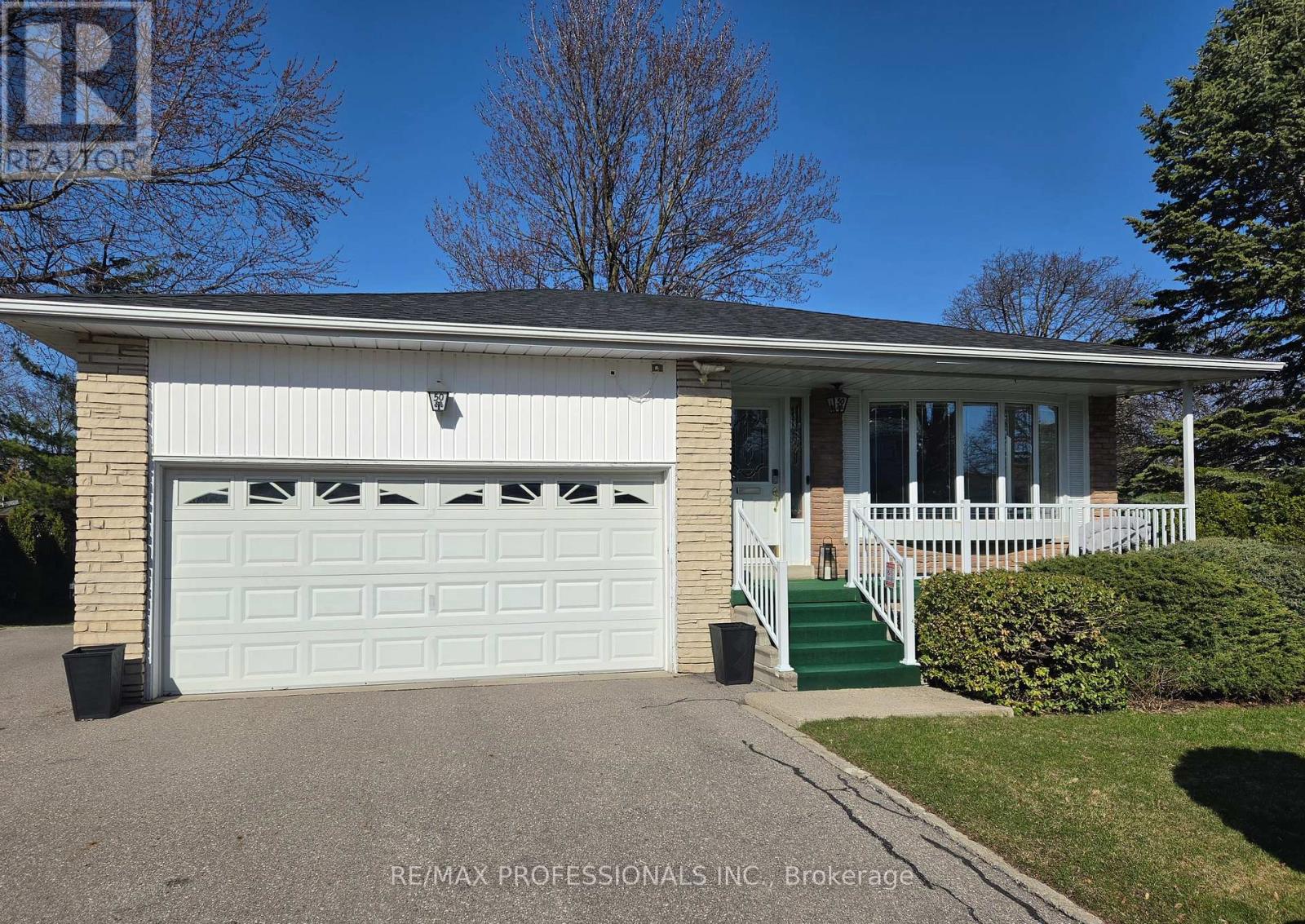 50 Trotters Lane, Brampton, Ontario  L6Y 1B6 - Photo 2 - W12972026