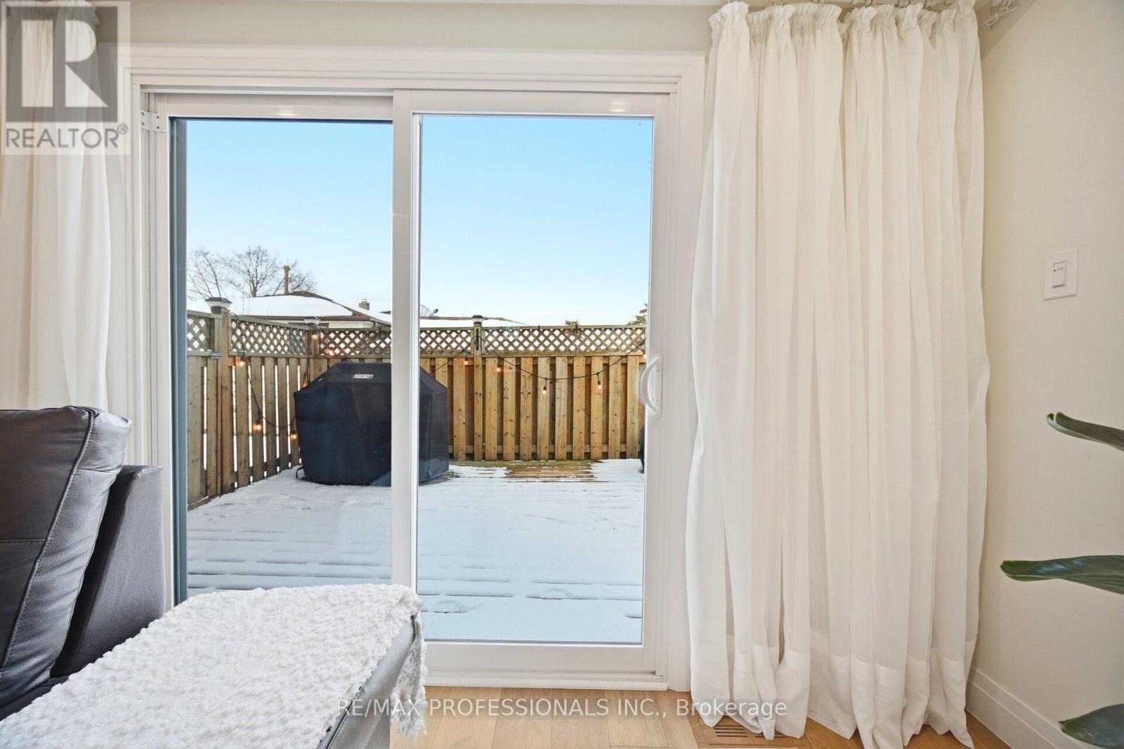 50 Trotters Lane, Brampton, Ontario  L6Y 1B6 - Photo 40 - W12972026