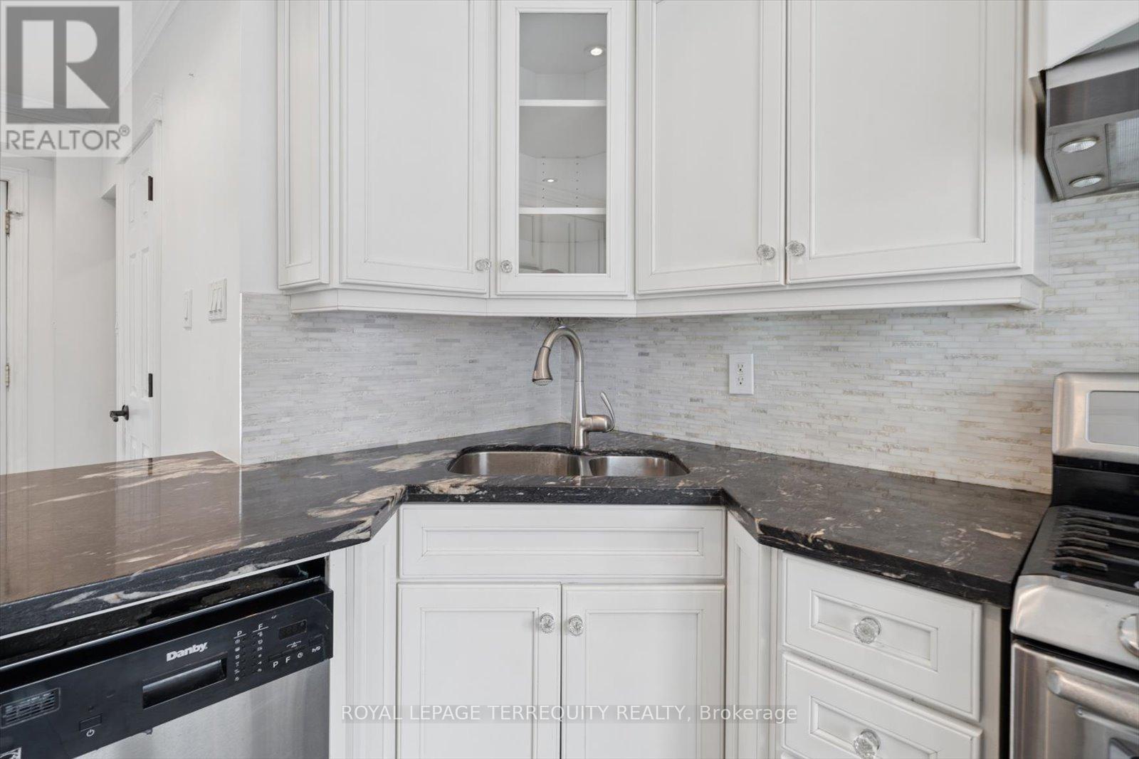 1825 Hyde Mill Crescent, Mississauga, Ontario  L5N 0A7 - Photo 15 - W12972174