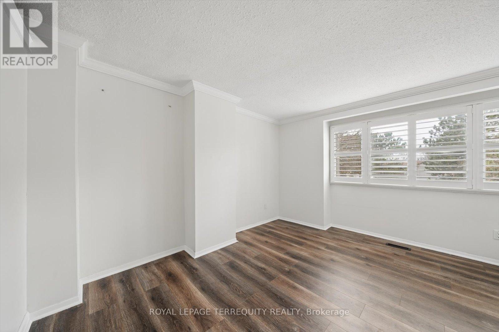 1825 Hyde Mill Crescent, Mississauga, Ontario  L5N 0A7 - Photo 19 - W12972174