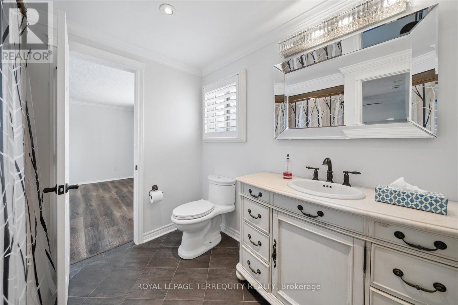 1825 Hyde Mill Crescent, Mississauga, Ontario  L5N 0A7 - Photo 25 - W12972174