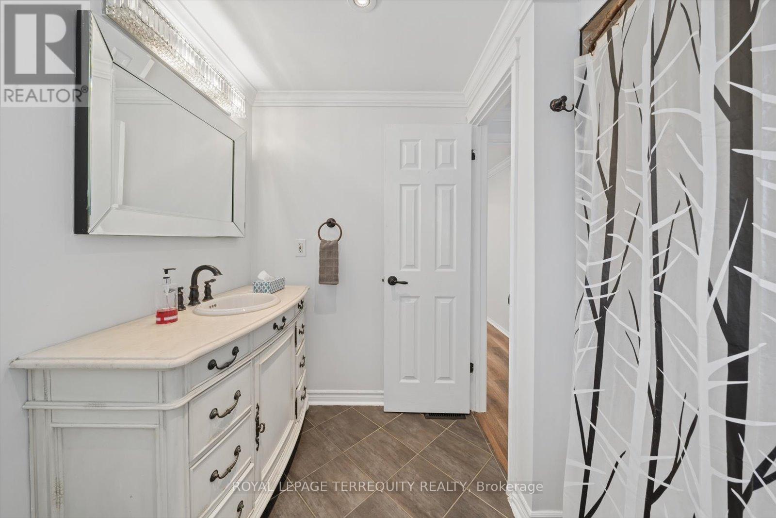 1825 Hyde Mill Crescent, Mississauga, Ontario  L5N 0A7 - Photo 26 - W12972174