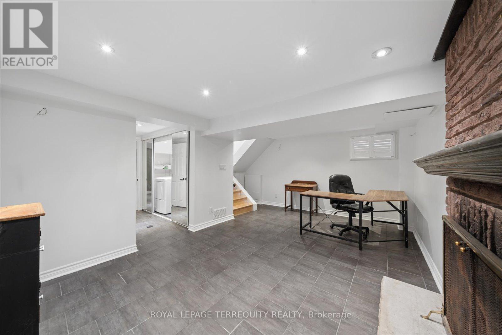 1825 Hyde Mill Crescent, Mississauga, Ontario  L5N 0A7 - Photo 37 - W12972174