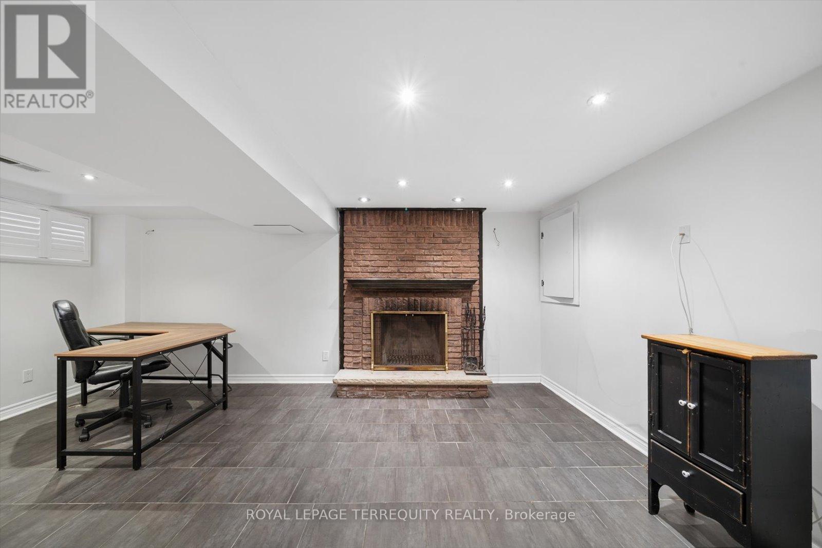 1825 Hyde Mill Crescent, Mississauga, Ontario  L5N 0A7 - Photo 38 - W12972174