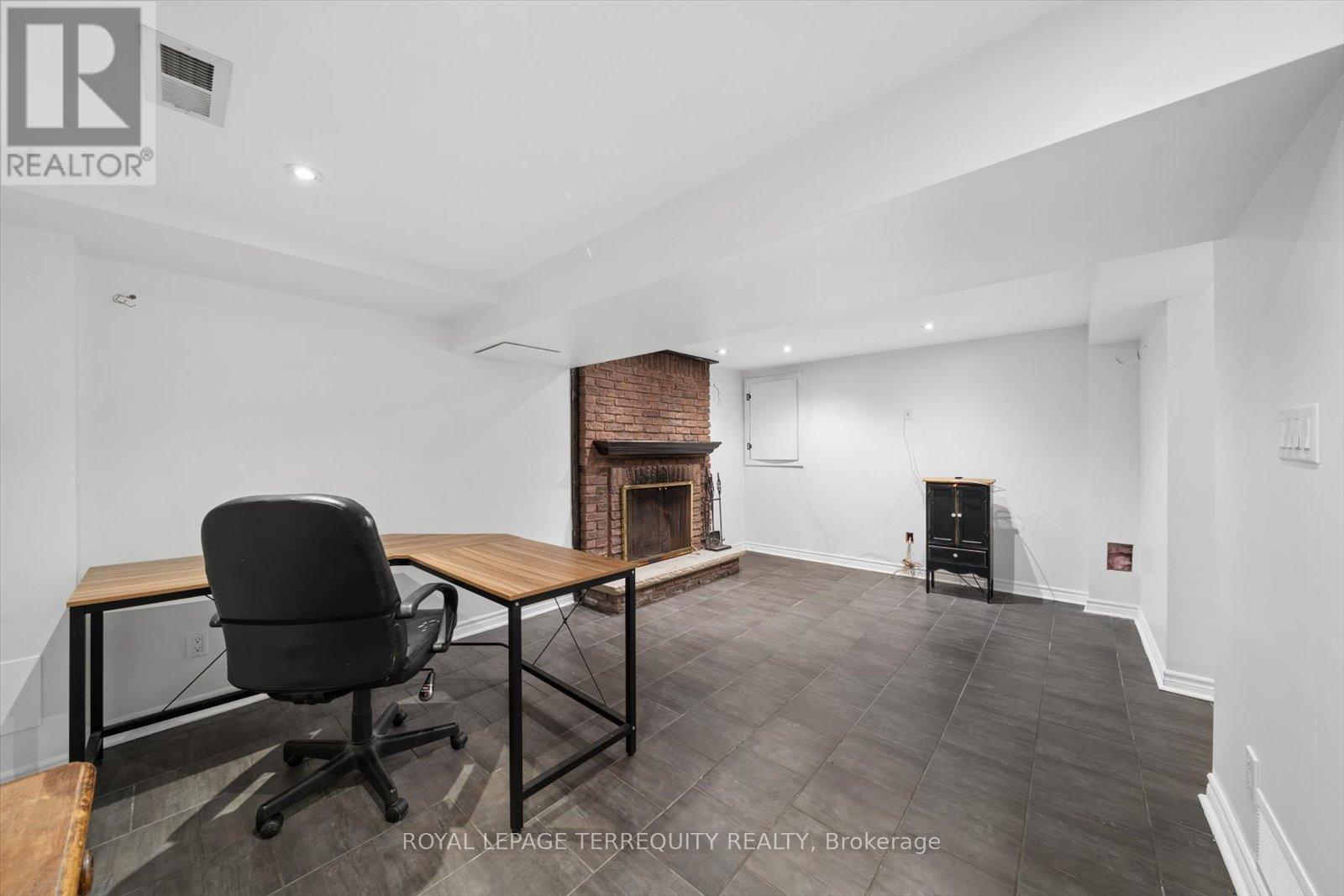 1825 Hyde Mill Crescent, Mississauga, Ontario  L5N 0A7 - Photo 40 - W12972174