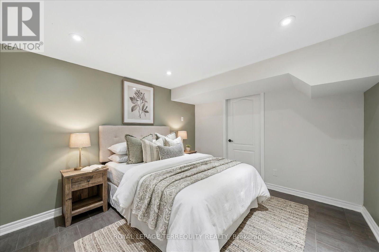 1825 Hyde Mill Crescent, Mississauga, Ontario  L5N 0A7 - Photo 42 - W12972174