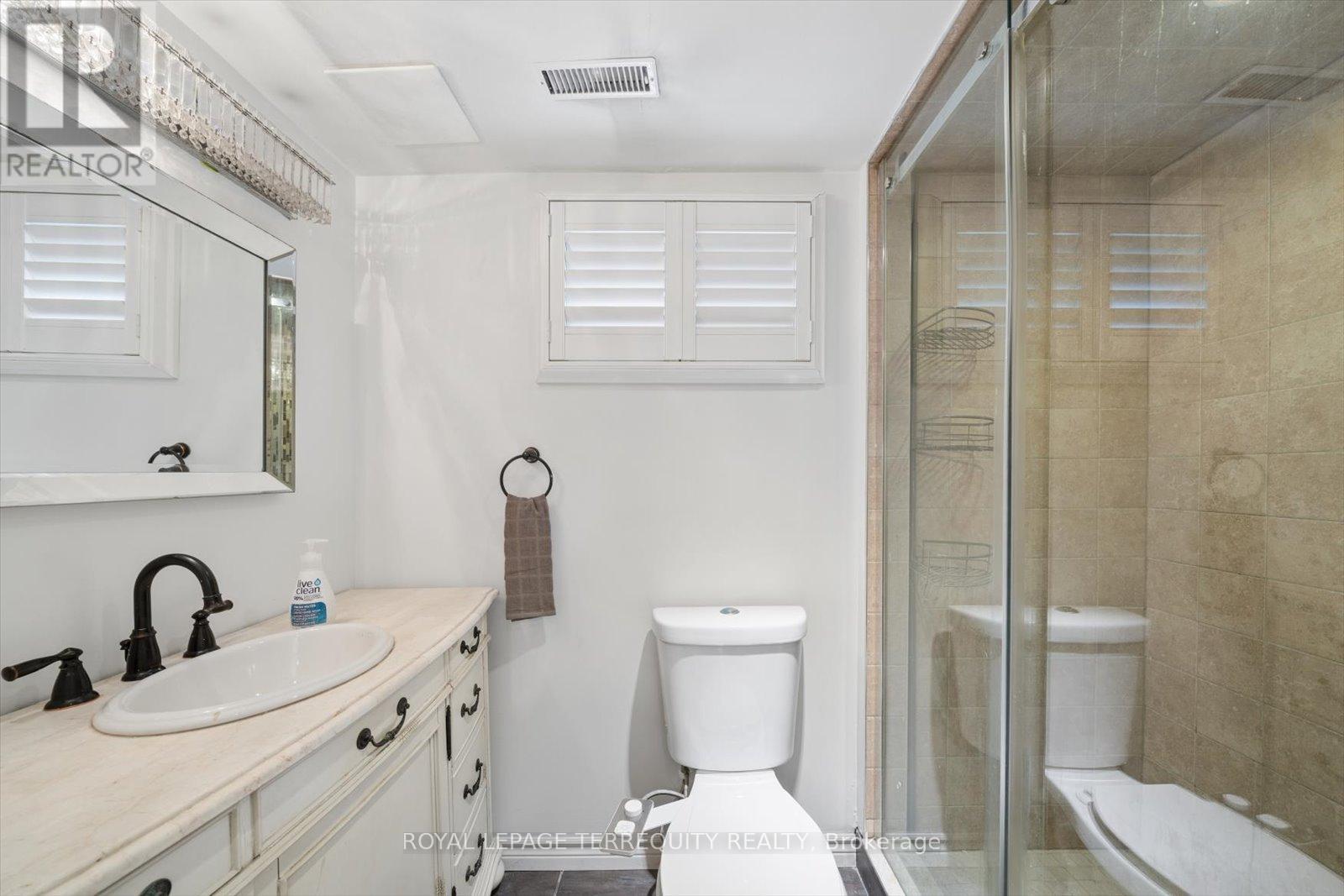 1825 Hyde Mill Crescent, Mississauga, Ontario  L5N 0A7 - Photo 44 - W12972174