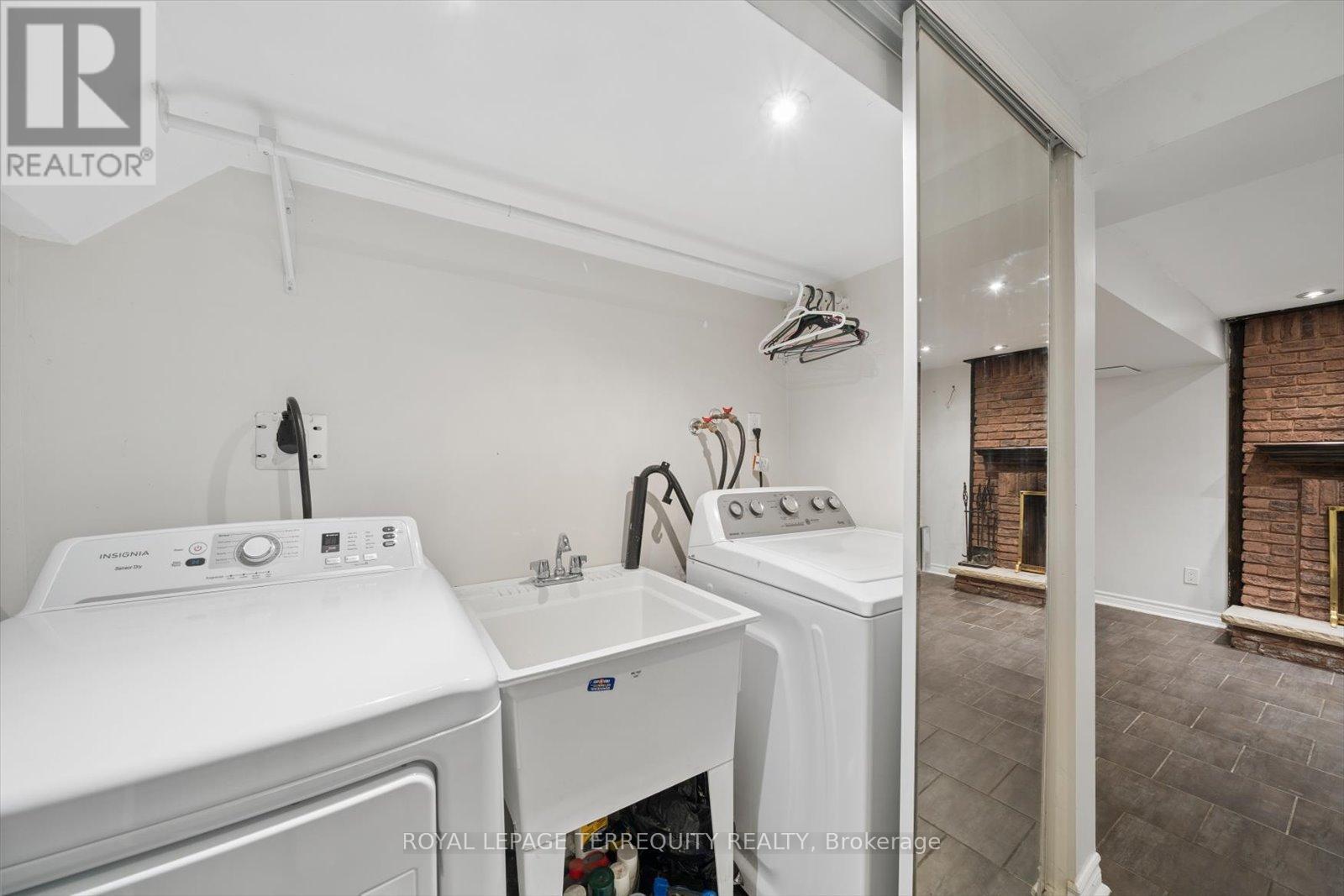 1825 Hyde Mill Crescent, Mississauga, Ontario  L5N 0A7 - Photo 45 - W12972174