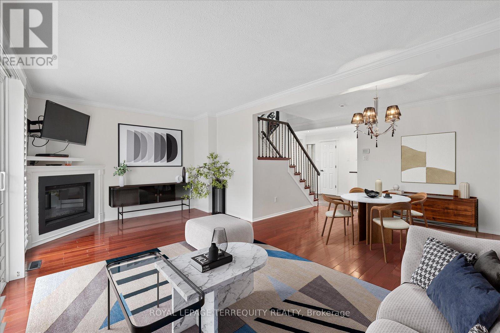 1825 Hyde Mill Crescent, Mississauga, Ontario  L5N 0A7 - Photo 5 - W12972174