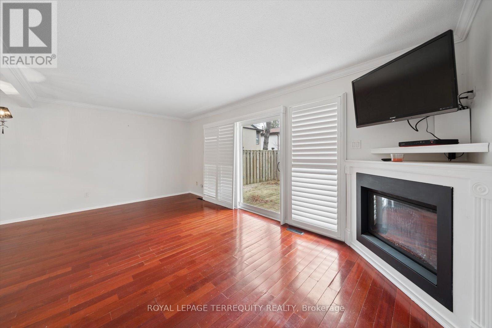 1825 Hyde Mill Crescent, Mississauga, Ontario  L5N 0A7 - Photo 7 - W12972174