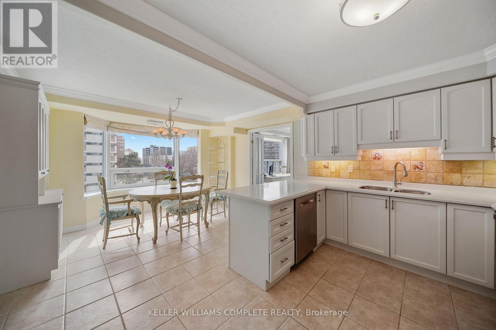 404 - 1272 Ontario Street, Burlington, Ontario  L7S 2L8 - Photo 7 - W12972222