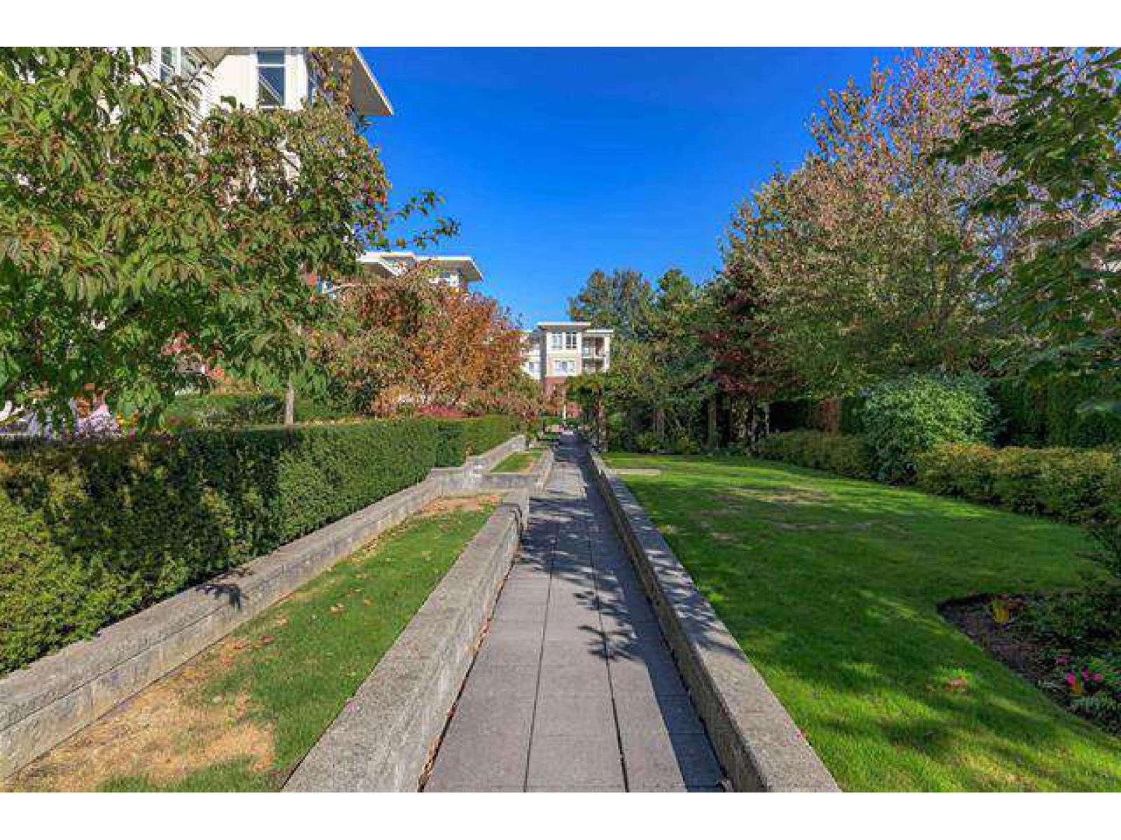 205 2940 King George Boulevard, Surrey, British Columbia V4P 1A2 - Photo 4 - R3107000